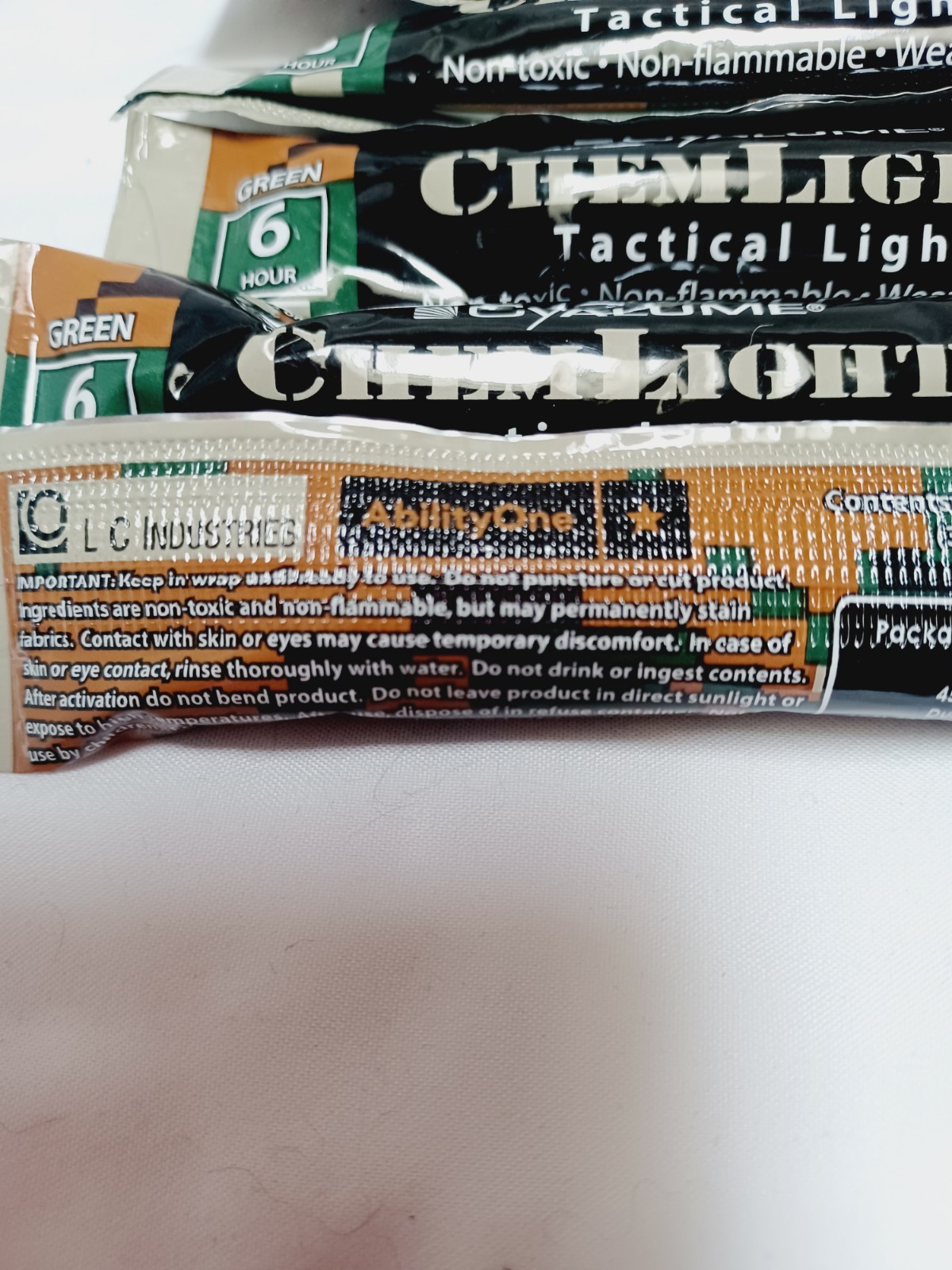Cyalume ChemLight Tactical Light 12 Sticks Military Glow Green 6 Hrs Emergency
