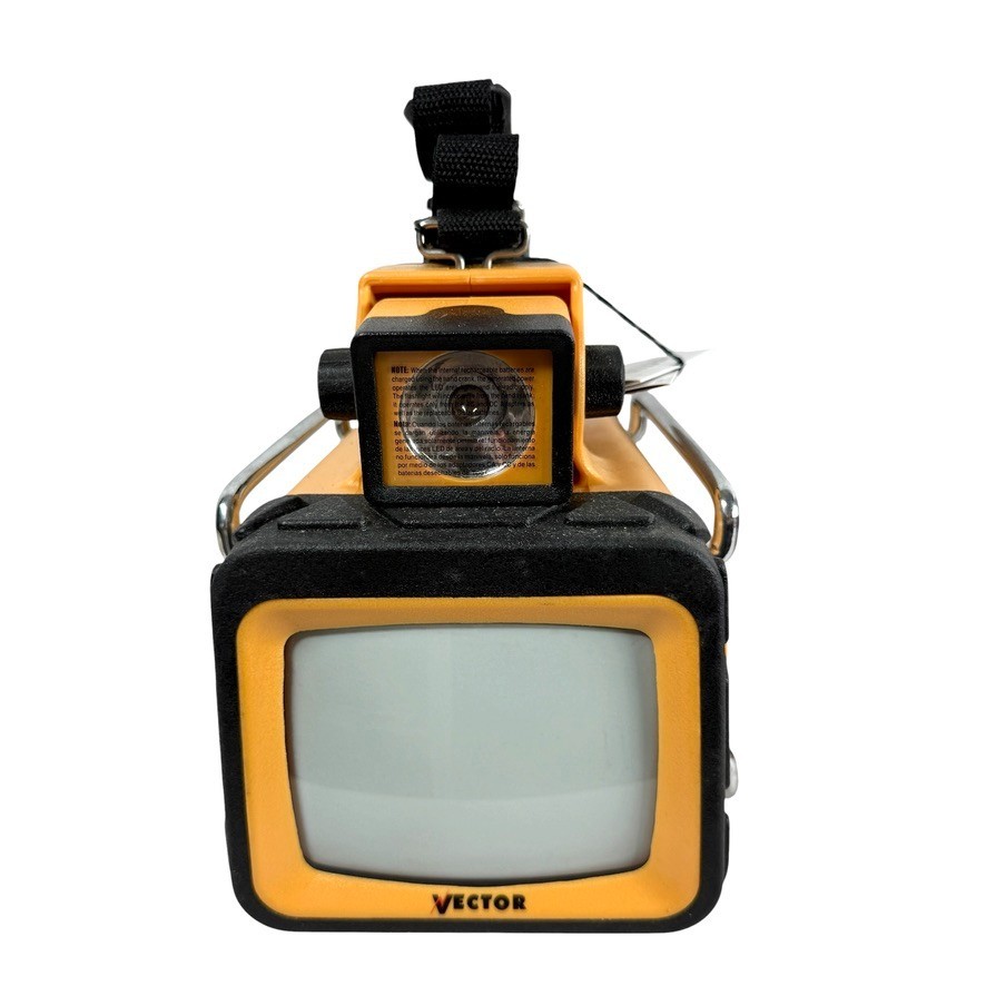 Vector Tough Bright Storm Tracker VEC135 Weather Radio With Flashlight WORKS