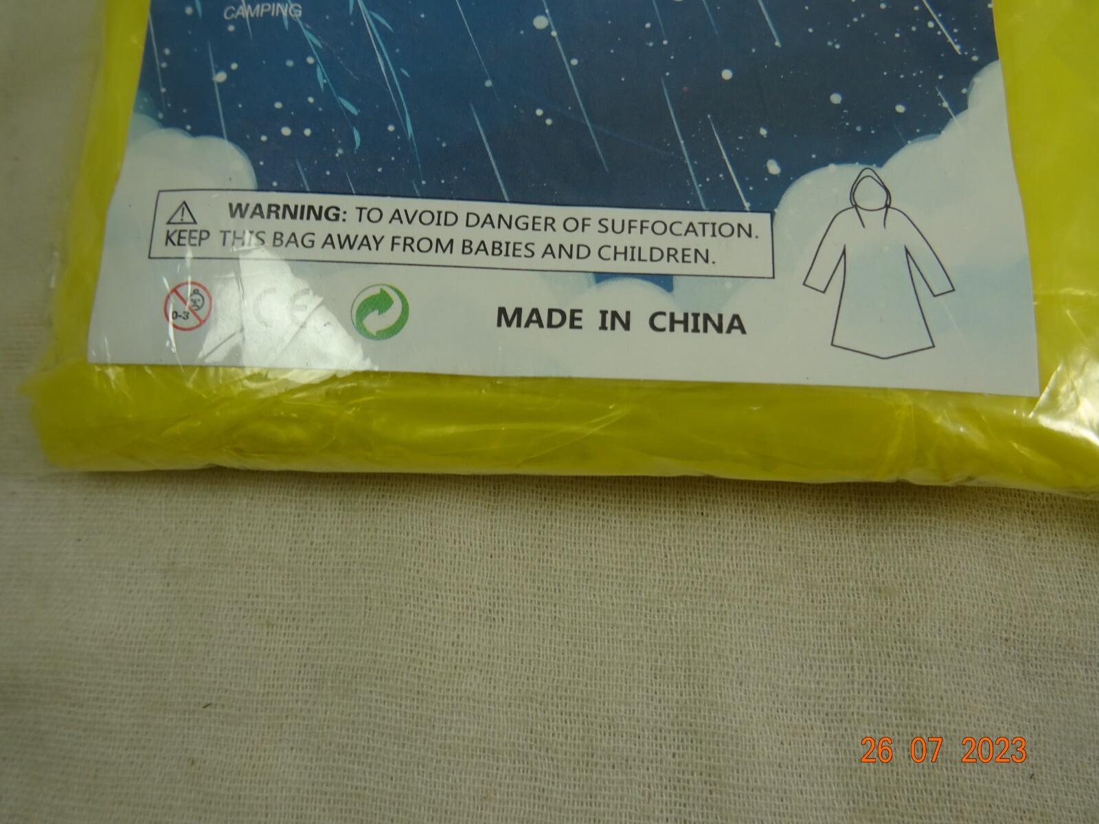 Rain Poncho Hooded 100% waterproof extra thick OSFM Adult 2 pieces Yellow NEW