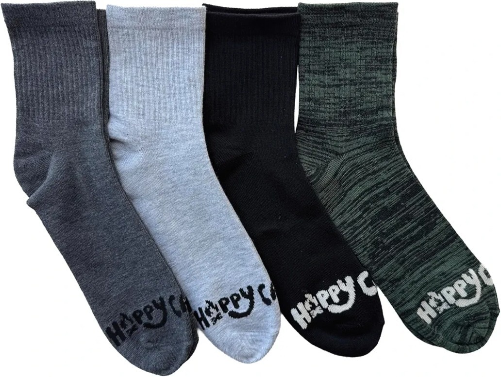 NIB Happy Camper Gift Set – Water Bottle & 4 Pairs of Men’s Quarter Socks