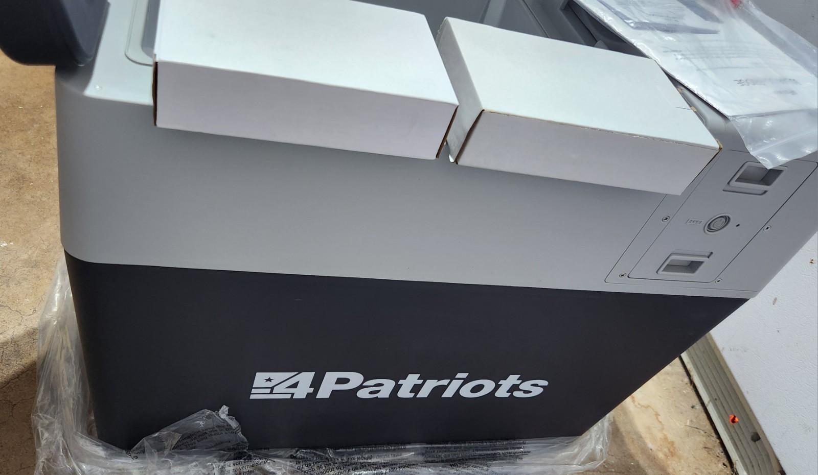 4Patriots Solar Go-Fridge With Extra Rechargeable Battery – PICKUP ONLY!!!