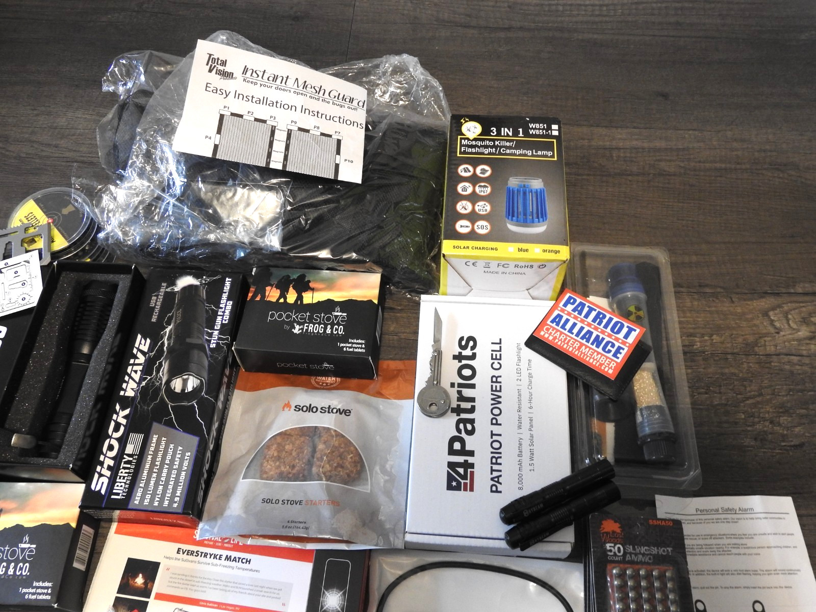 SURVIVAL CAMPING LOT! PRATRIOTS SOLAR POWER CELL-FLASHLIGHTS-SOLAR LANTERN-MORE!