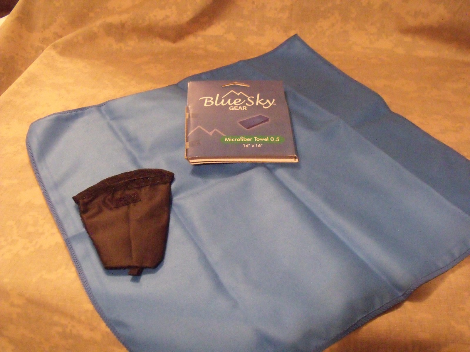 Blue Sky Gear (UST) Emergency/Camping/RV – Microfiber Towel 0.5 – 16″ x 16″