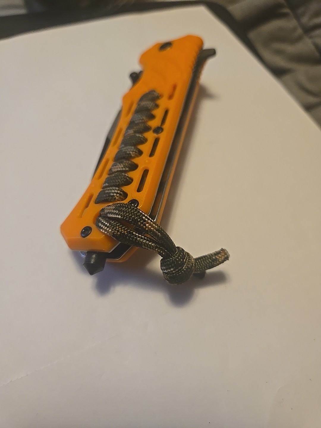 Survival Knife With Window Breaker