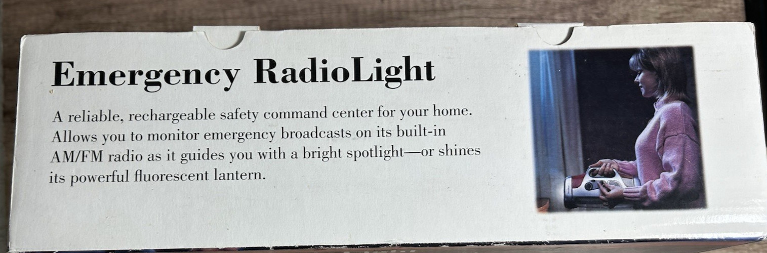 Brookstone Emergency Radio Light Dual Light Battery or Plug In NEW OPEN BOX