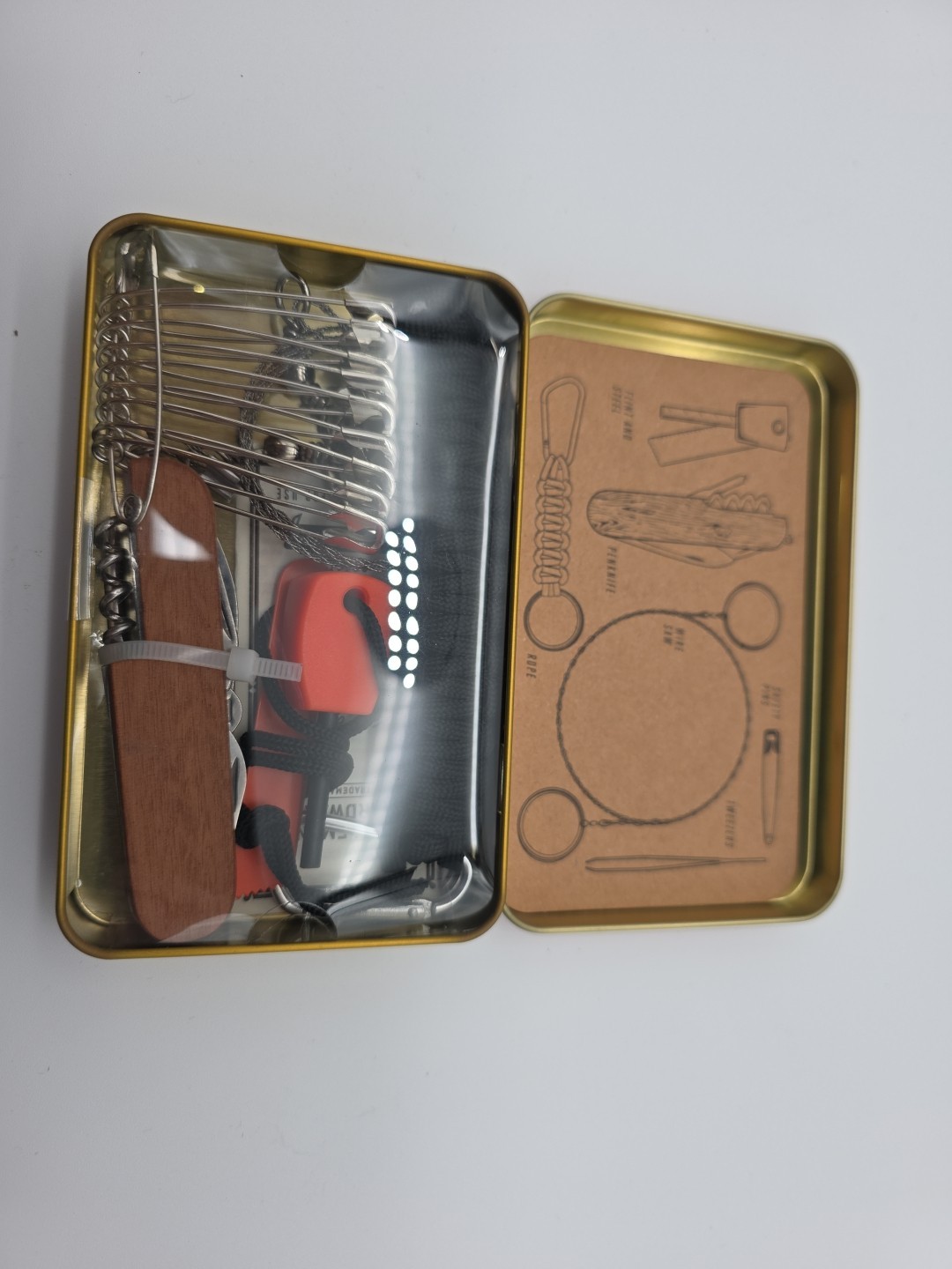 Gentlemen’s Hardware Great Outdoors Kit 368 Hiking Camping Survival Pocket Tools