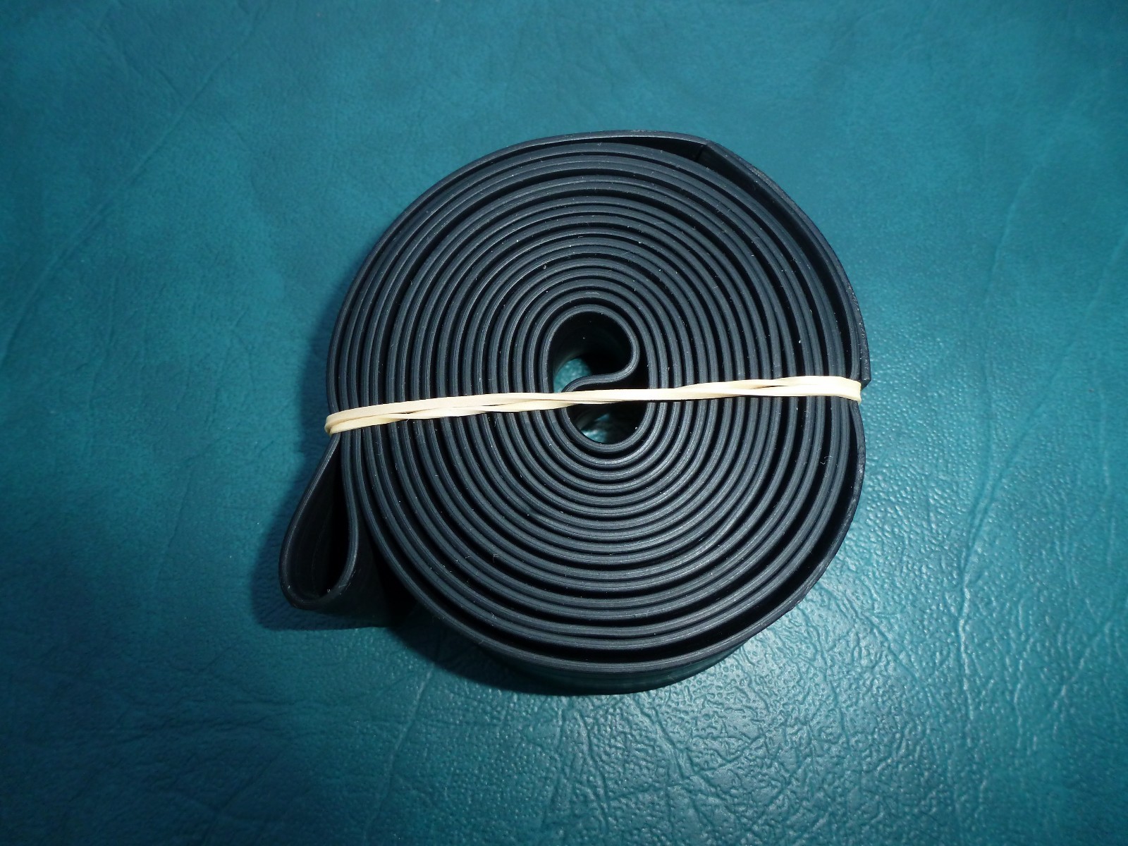 Giant Rubber Band 92″ X 3/4″ Secure Tarps Tents Camping Gear Survival Gear……