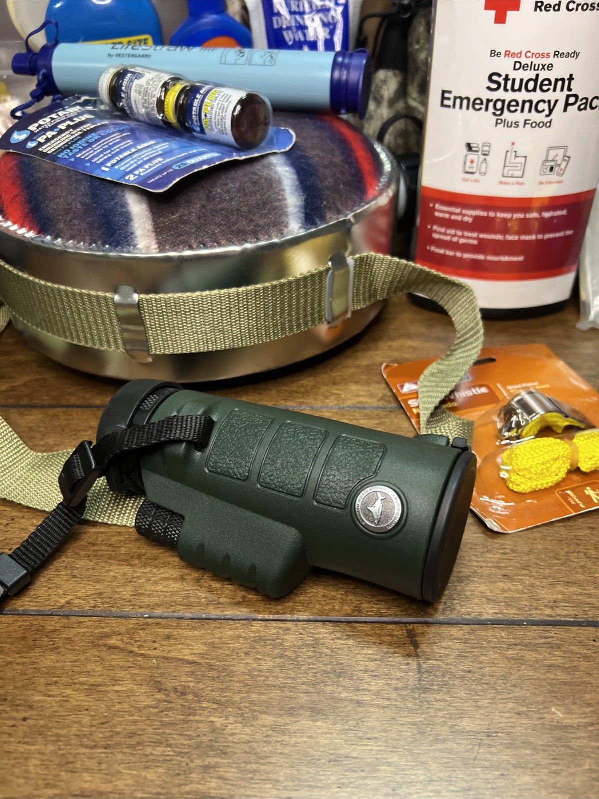 Emergency Survival Kit Camping Disaster EarthQuake Bug-Out Smith Wesson Knife