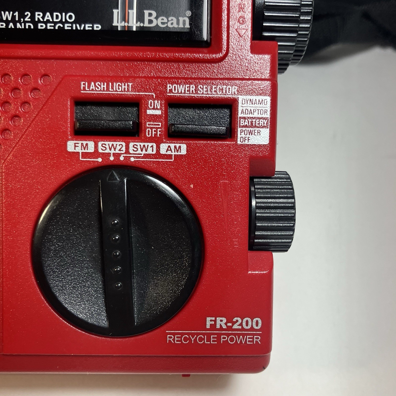 LL Bean FR-200 Emergency RADIO Short Wave AM/FM Hand Crank Eton w/ Case • Red