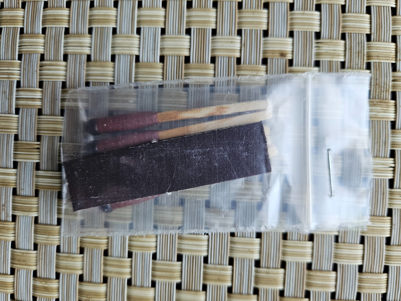 SURVIVAL KIT Capsule Water Resistant – Whistle, Ferro rod, windproof matches