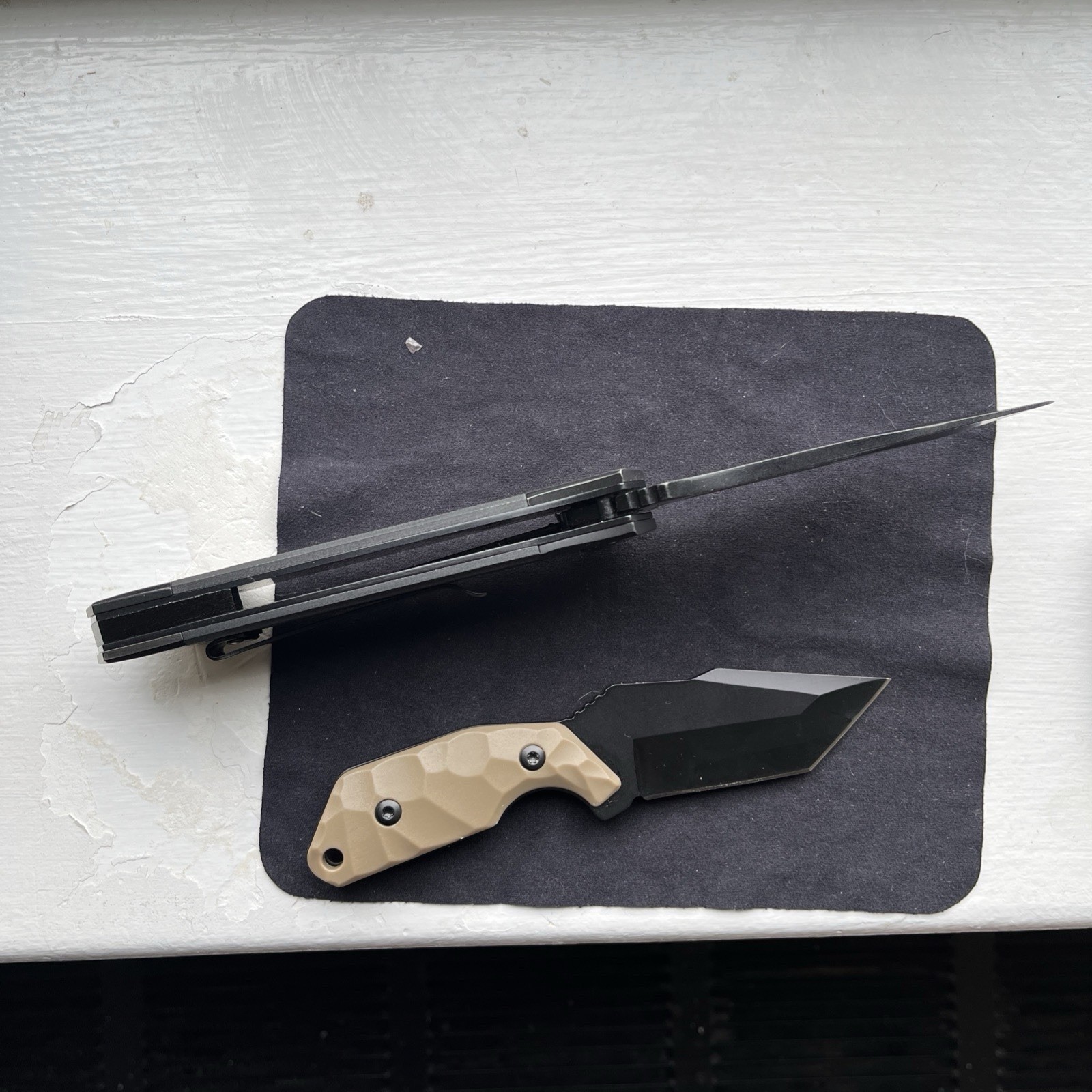 Knife Bundle: Tanto Kneck Fixed Blade & Folding Rescue Knife