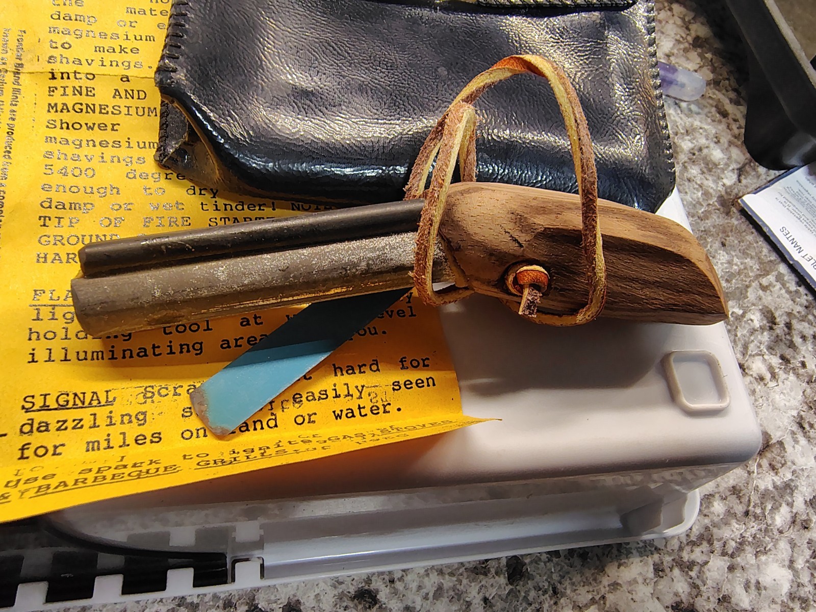 Vintage Skeets Houtches Pioneer Fire Starter Complete Set withPouch&Instructions