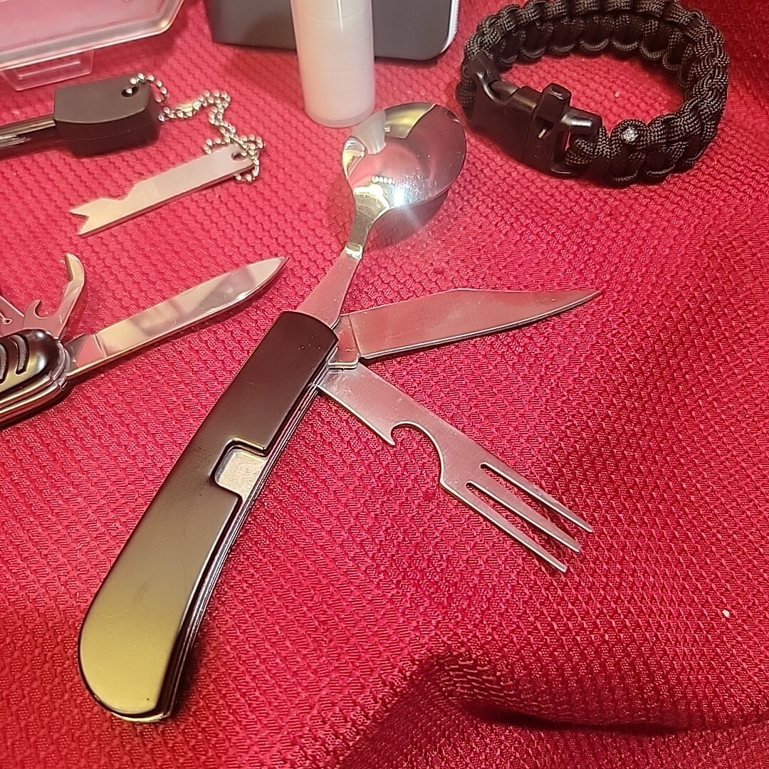 WILDERNES SURVIVAL KIT 16 Pc. knife flashlight cord waterproof camping Emergency