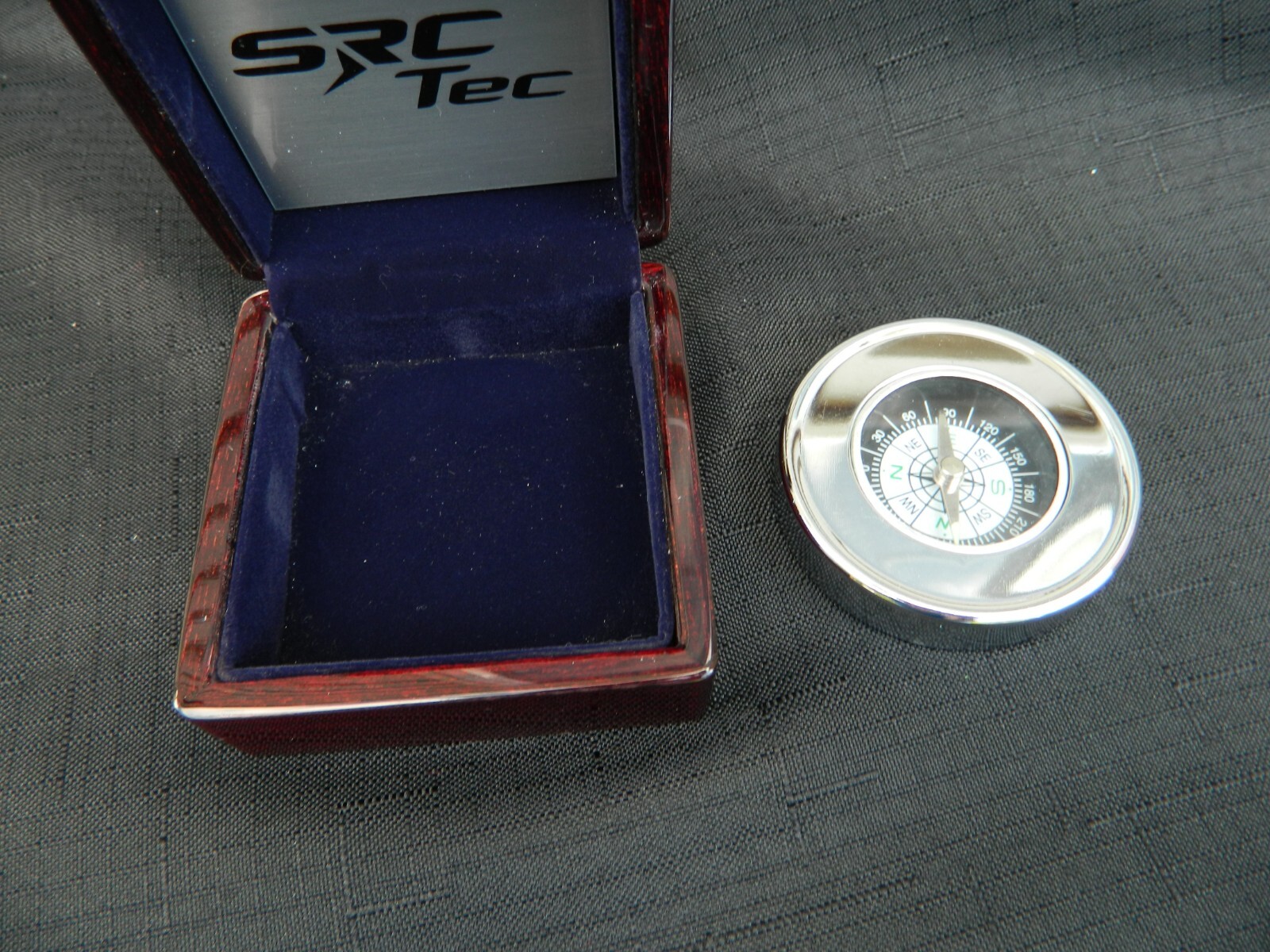 Vintage Chrome Compass w/ hinged Lacquered Wooden Box Advertising SRCTec 3″x3″