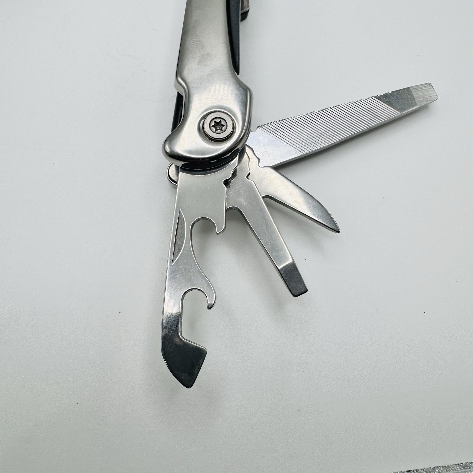 Stealth-Angel-Survival-Sigma-Multitool-LED Flashlight-Tactical-EDC-Camping