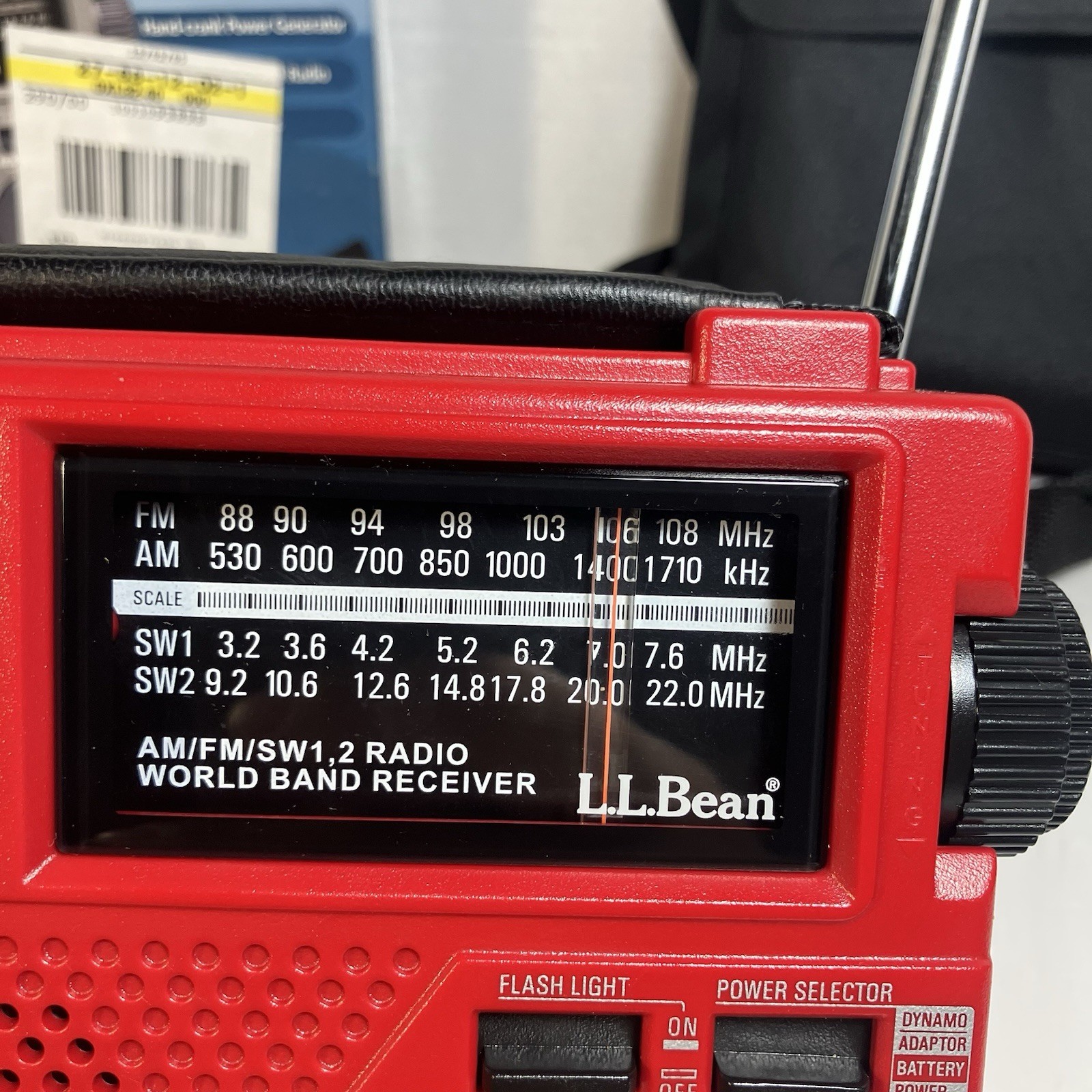 LL Bean FR-200 Emergency RADIO Short Wave AM/FM Hand Crank Eton w/ Case • Red