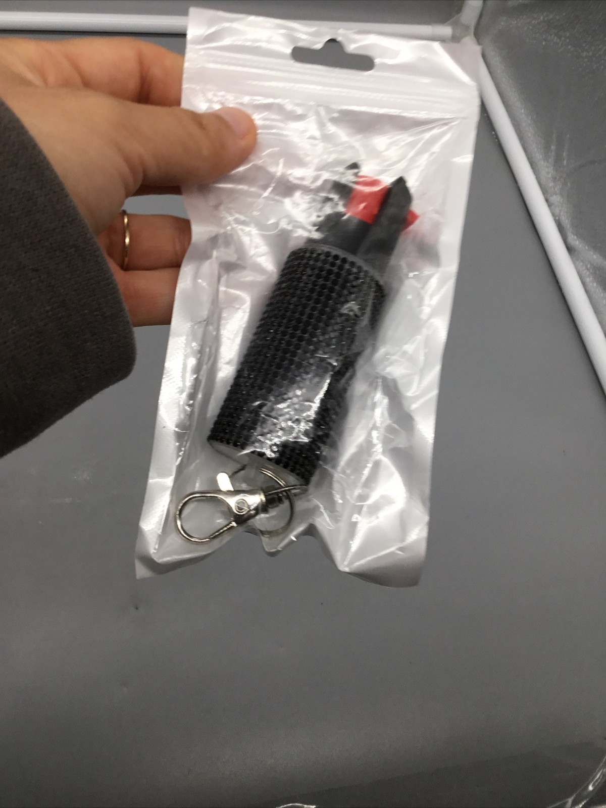 (1) Sparkling Diamond Pepper Spray Self-Defense Safety Spray w/ Keychain (Black)