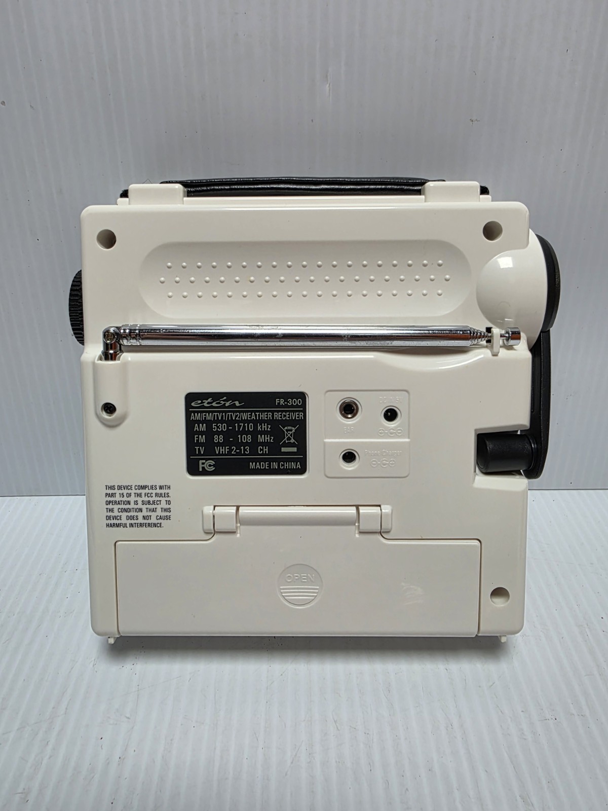 FR300 Eton American Red Cross Emergency Radio W/ Hand Crank – NEW