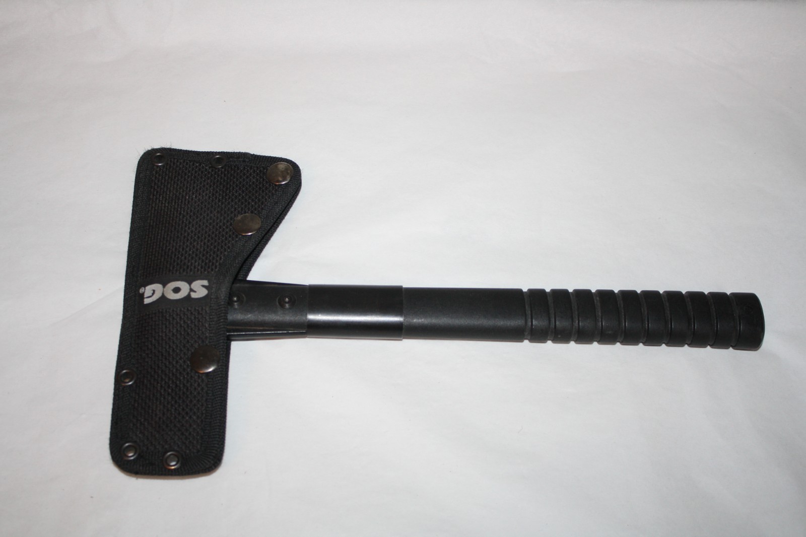 SOG 12″ Throwing Tomahawk Axe Tactical Hatchet w/ Nylon Sheath VERY NICE