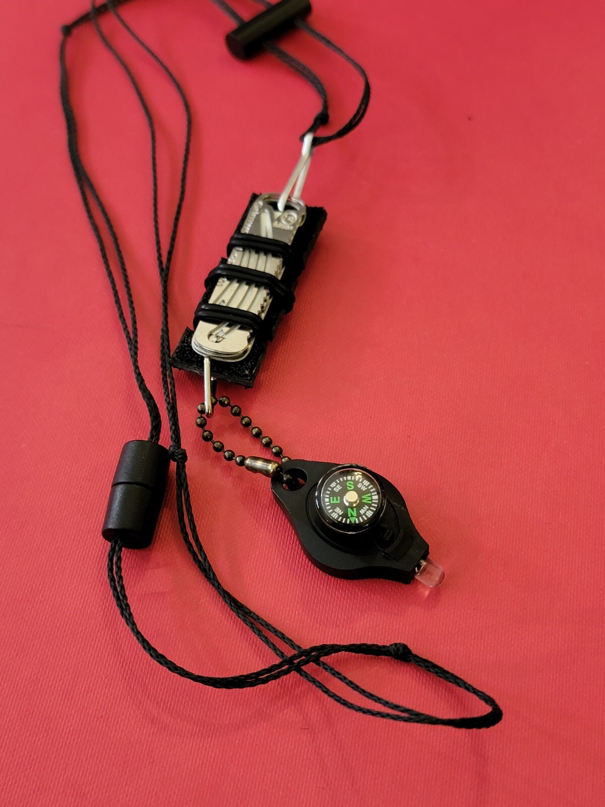 Survival Necklace/Glow in the Dark/with Knife/Saw/flashlight/can Opener…