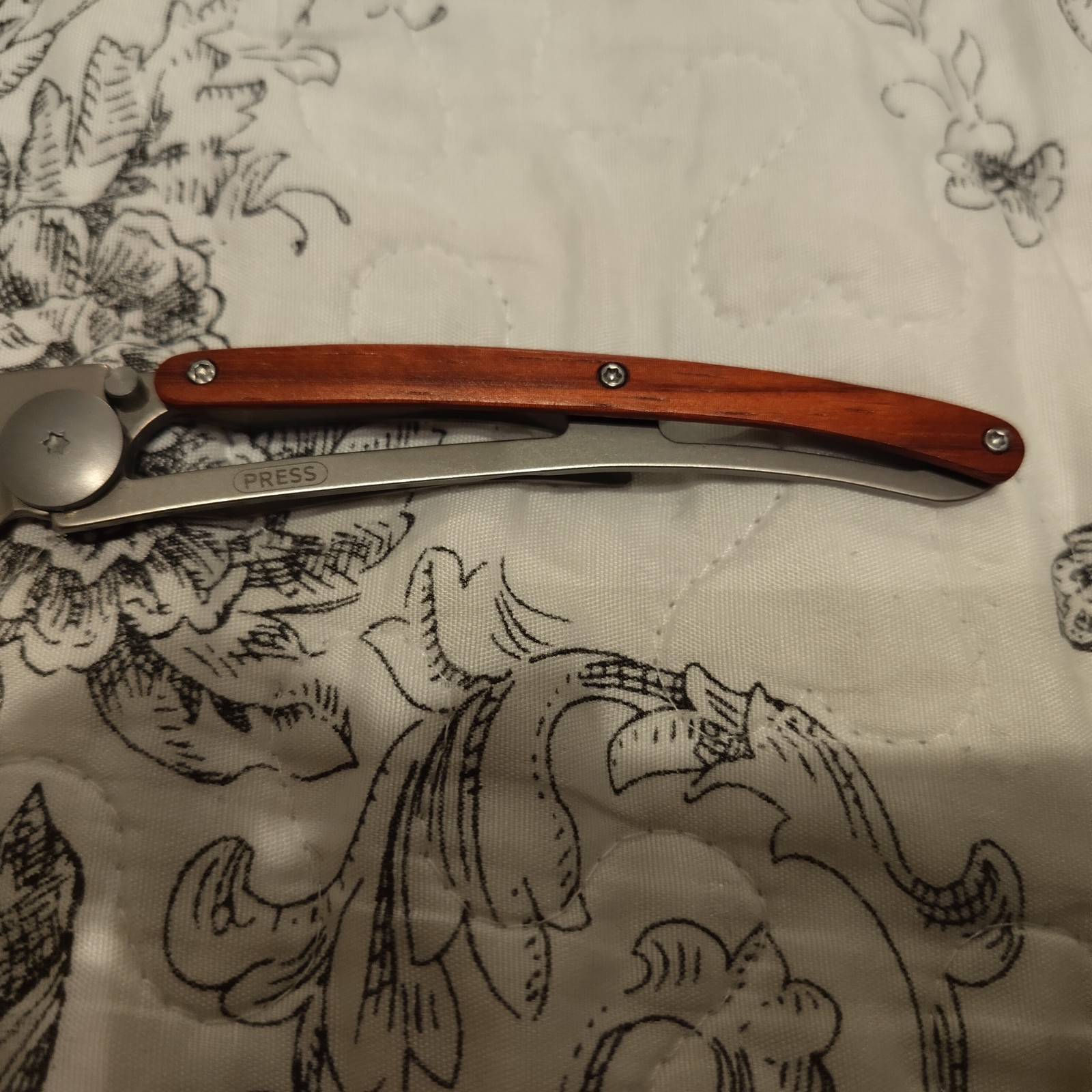 Deejo Lion Engraved Collectables Pocket Knife 37g – Limited Edition.