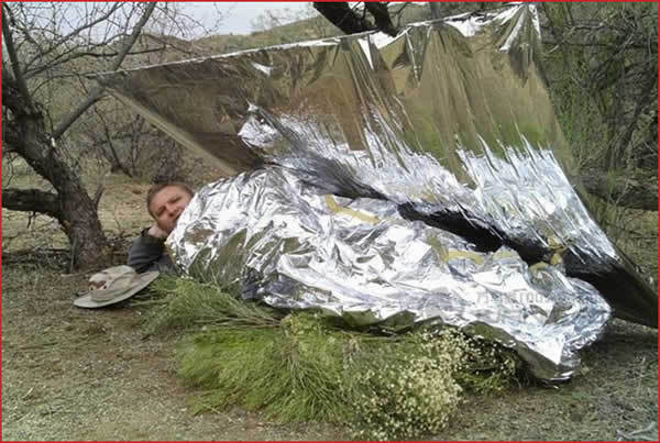 Tactical Spring Assist Knife Red – Survival Mylar Blanket and Sleeping Bag