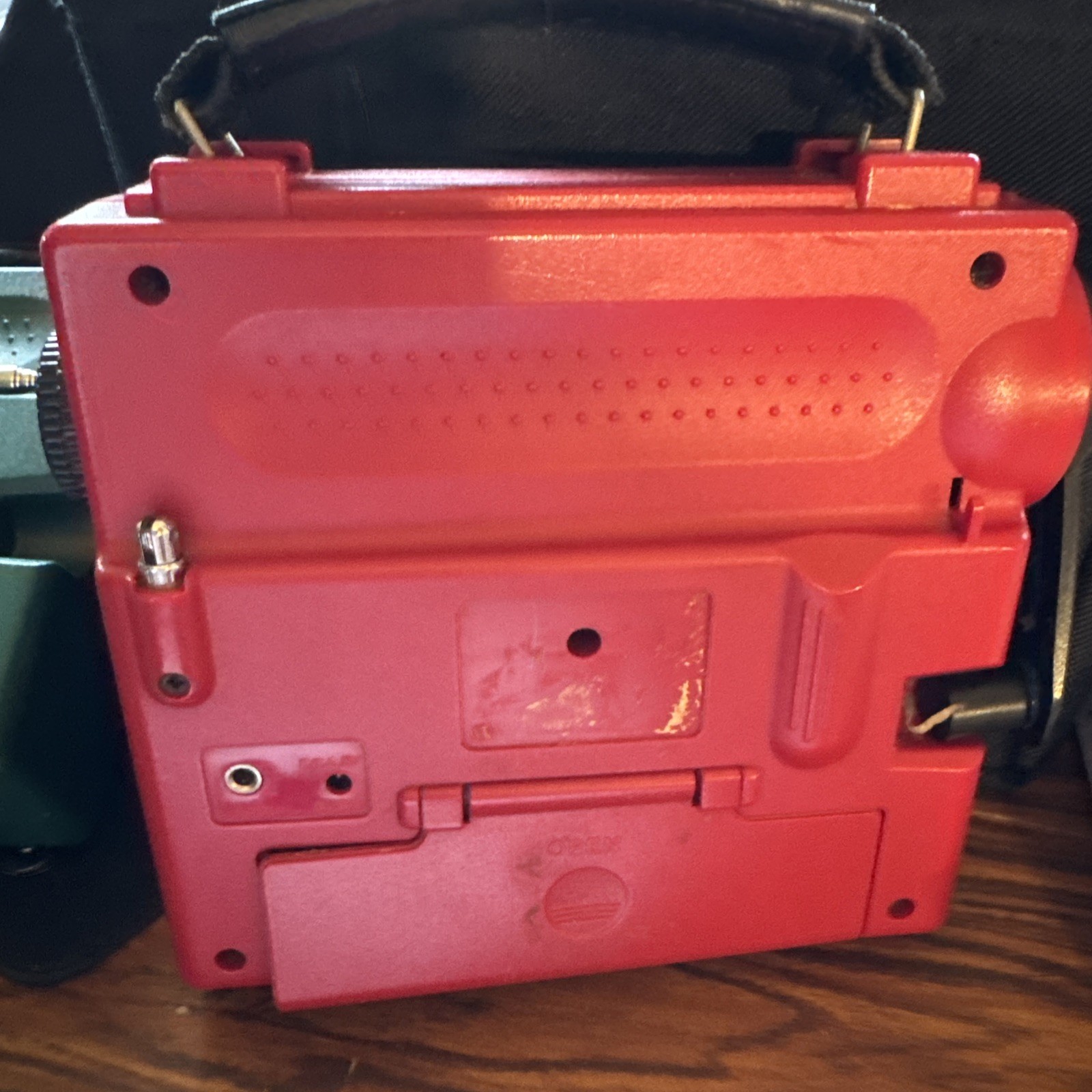 Two LL Bean Eton Radio FR-200 Emergency Short Wave AM/FM Hand Crank Red Eton
