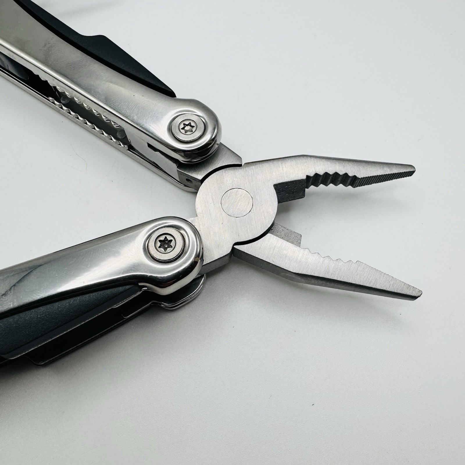 Stealth-Angel-Survival-Sigma-Multitool-LED Flashlight-Tactical-EDC-Camping