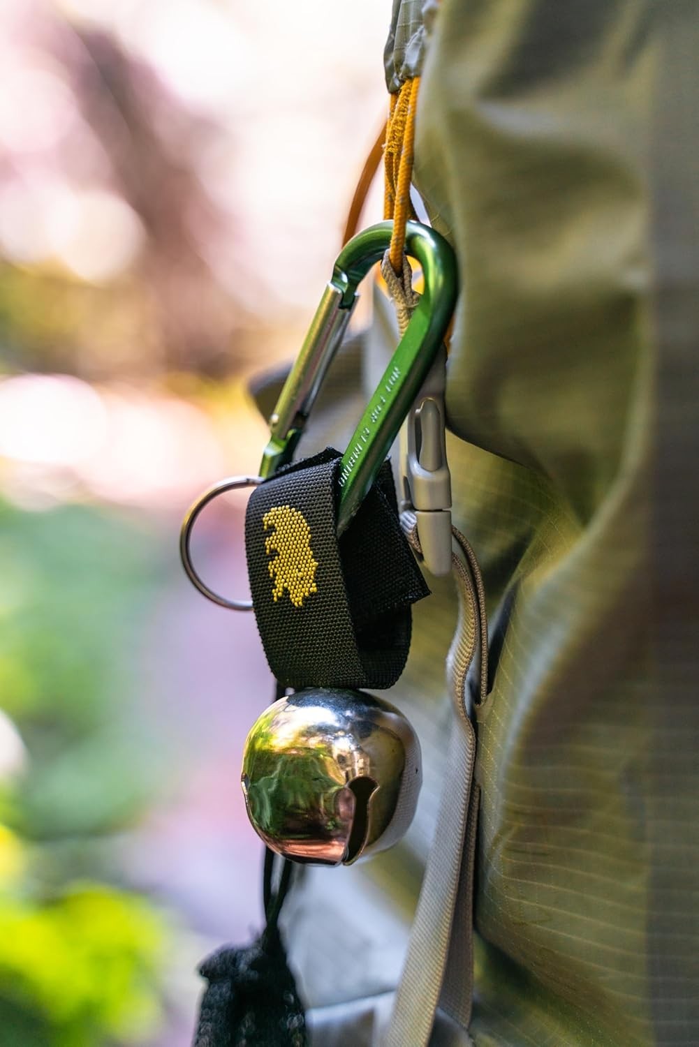 Lightweight Magnetic Bear Bell with Silencing Strap – Safety for Outdoor Fun