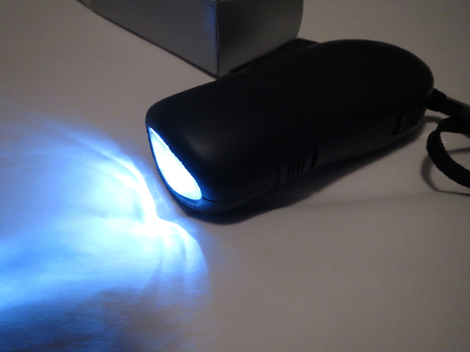 Hand Crank LED Flashlight – 3 LED – color black – USA Seller