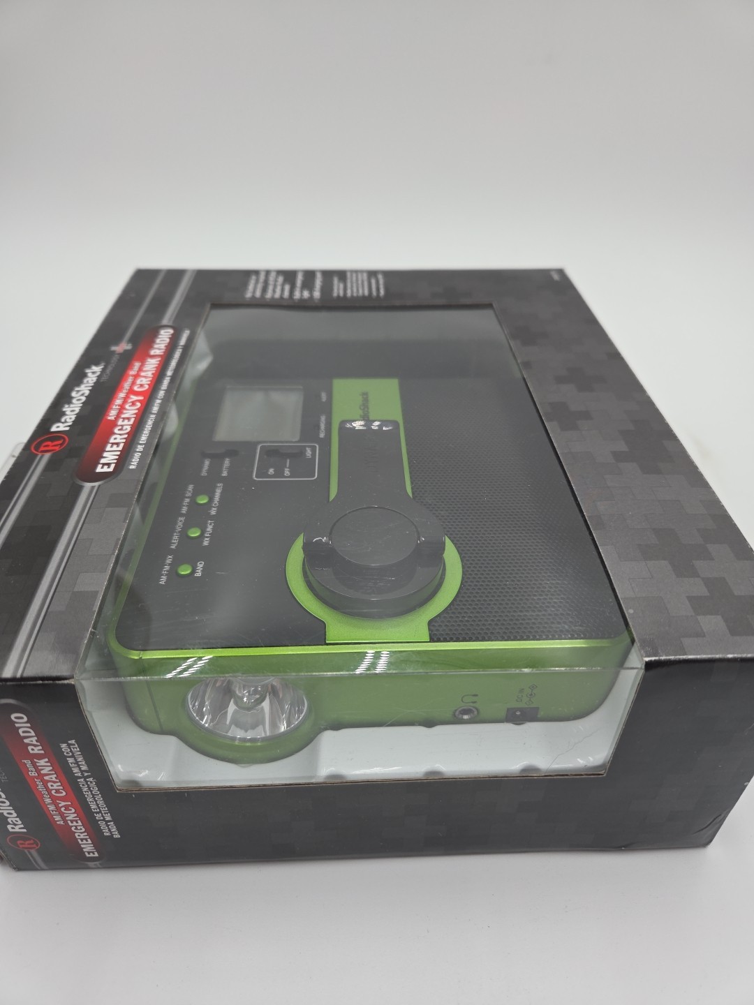 RadioShack Emergency Crank Radio AM FM Weather Band USB Charging Port – Open Box