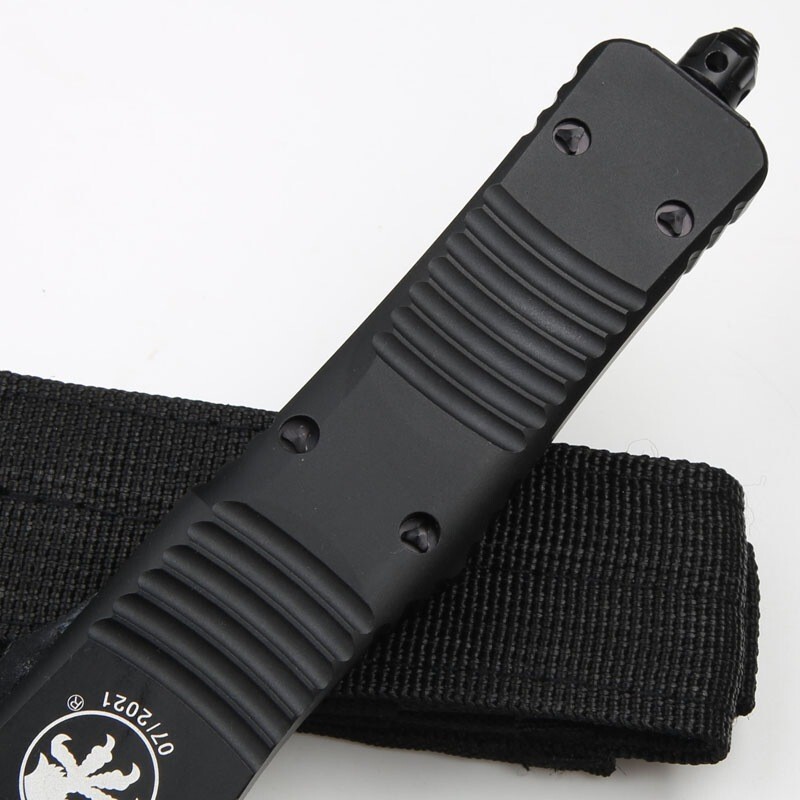 Outdoor Tactical Folding Knife – Compact, Durable Camping Survival Tool