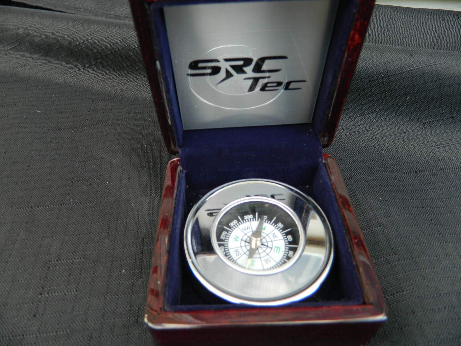 Vintage Chrome Compass w/ hinged Lacquered Wooden Box Advertising SRCTec 3″x3″