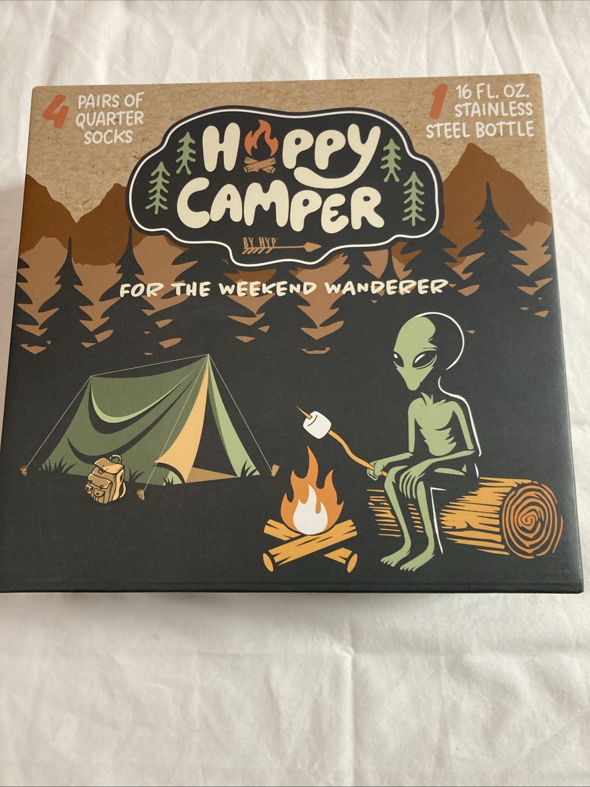 Happy Camper Gift Set – Water Bottle & 4 Pairs of Men’s Quarter Socks, NEW