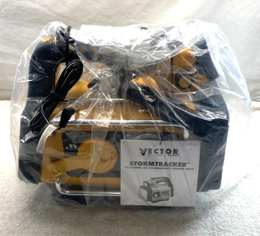 VECTOR STORMTRACKER TV LANTERN AM/FM EMERGENCY WEATHER RADIO NEW NO BOX