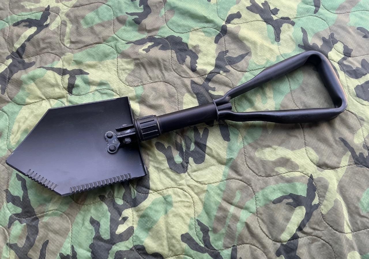 2011 Army Military Surplus Entrenching E Tool Shovel & Multicam Pouch Carrier GI