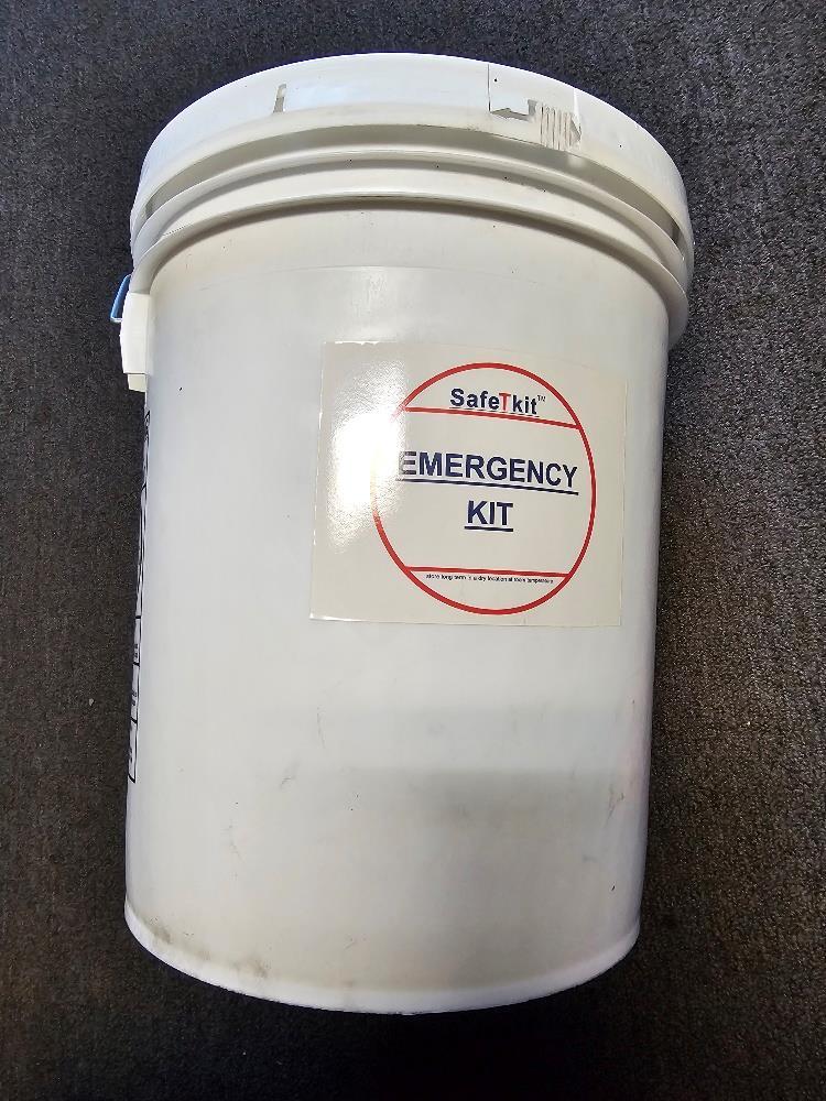 Safe T kits / SafeTkits Bucket Emergency Kit w/ Seat 56 Pieces for 10 People New