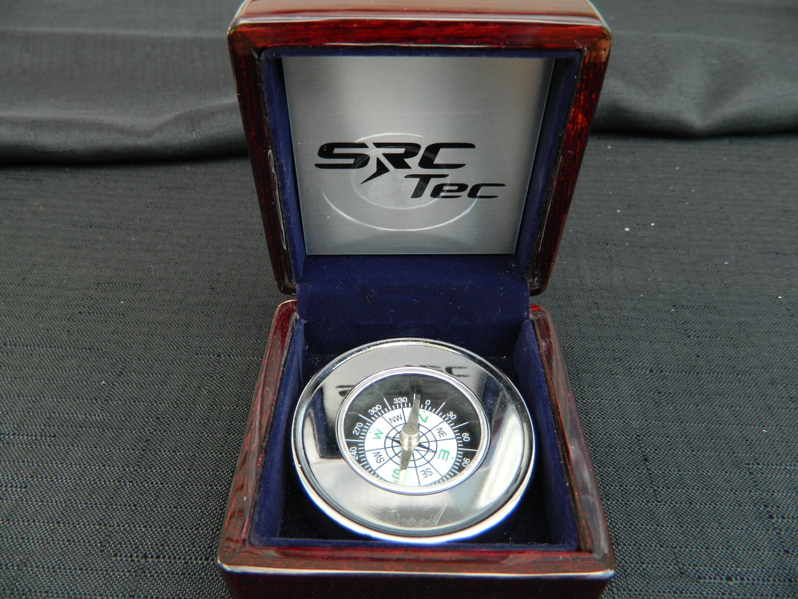 Vintage Chrome Compass w/ hinged Lacquered Wooden Box Advertising SRCTec 3″x3″