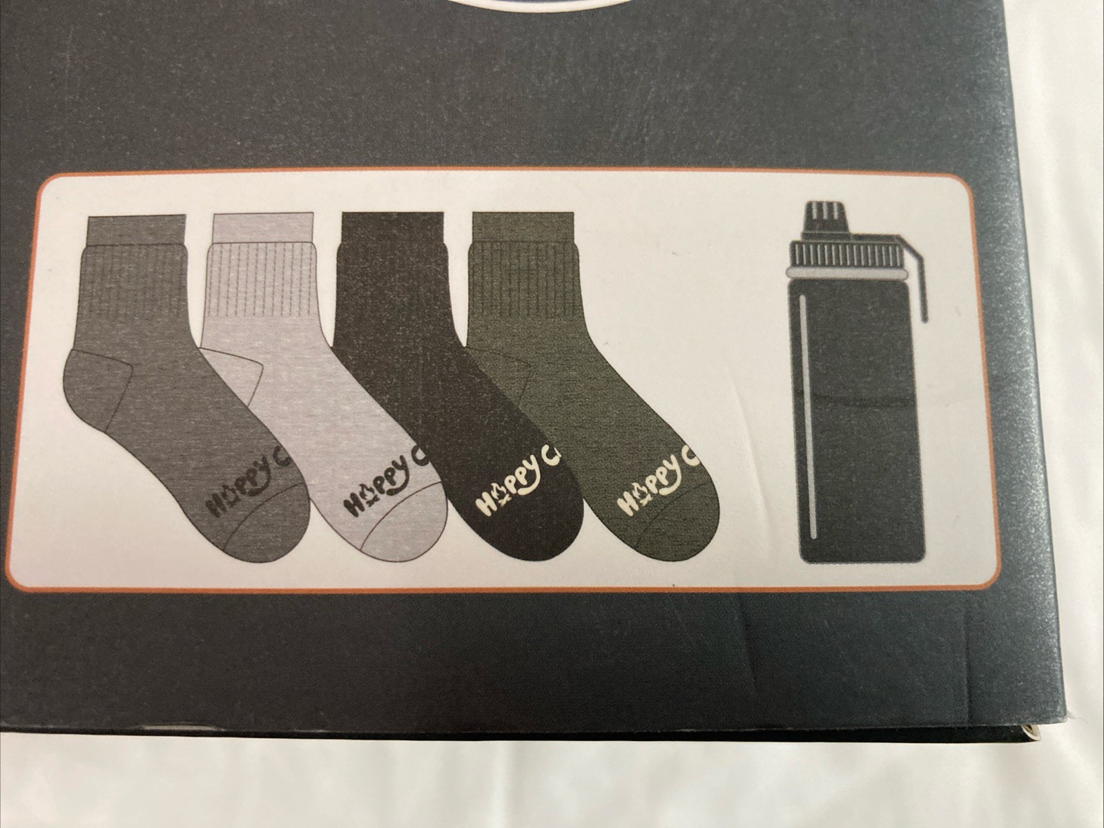 Happy Camper Gift Set – Water Bottle & 4 Pairs of Men’s Quarter Socks, NEW