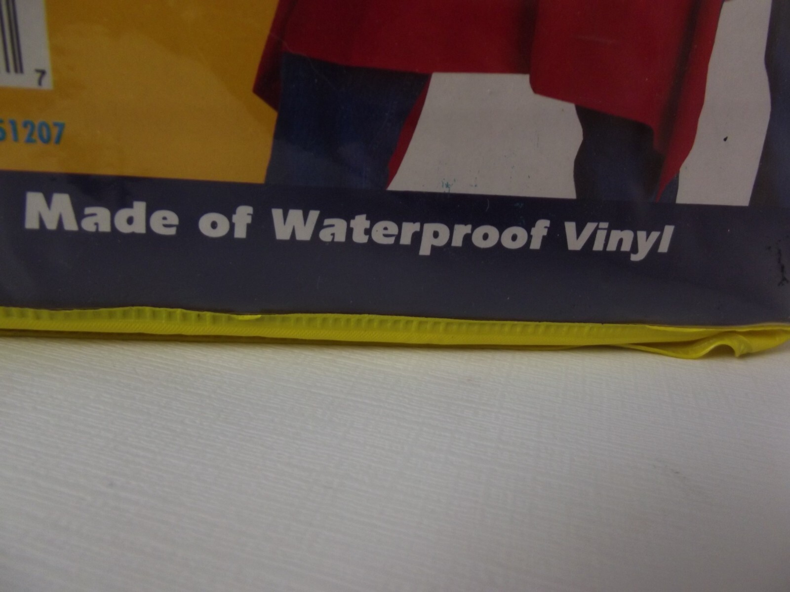 Essex Mfg. Vintage Yellow Lightweight Poncho 52″×80″ NIP