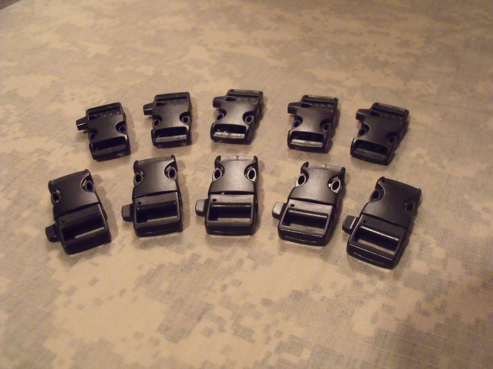 (10) 5/8″ Side Release Buckle w/Whistle, Black, Straight – Bracelets and gear!