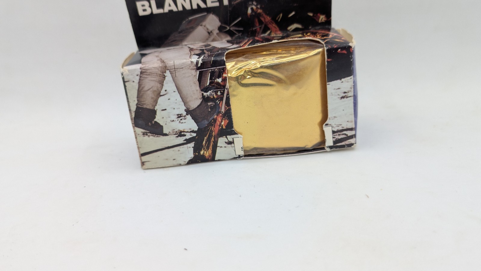 Vintage MOI Outdoors Reflective Space Emergency Blanket New Open Box