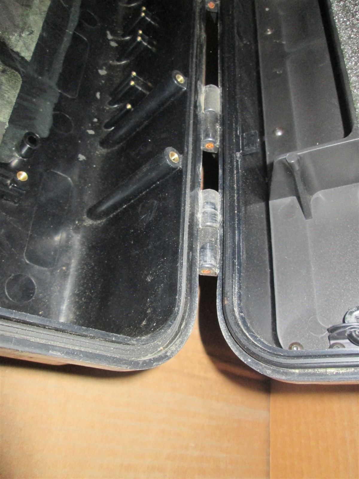 21x17x9 Starlight Hard Case Mounts Compartments Dry Box Weathertight Gun Camera