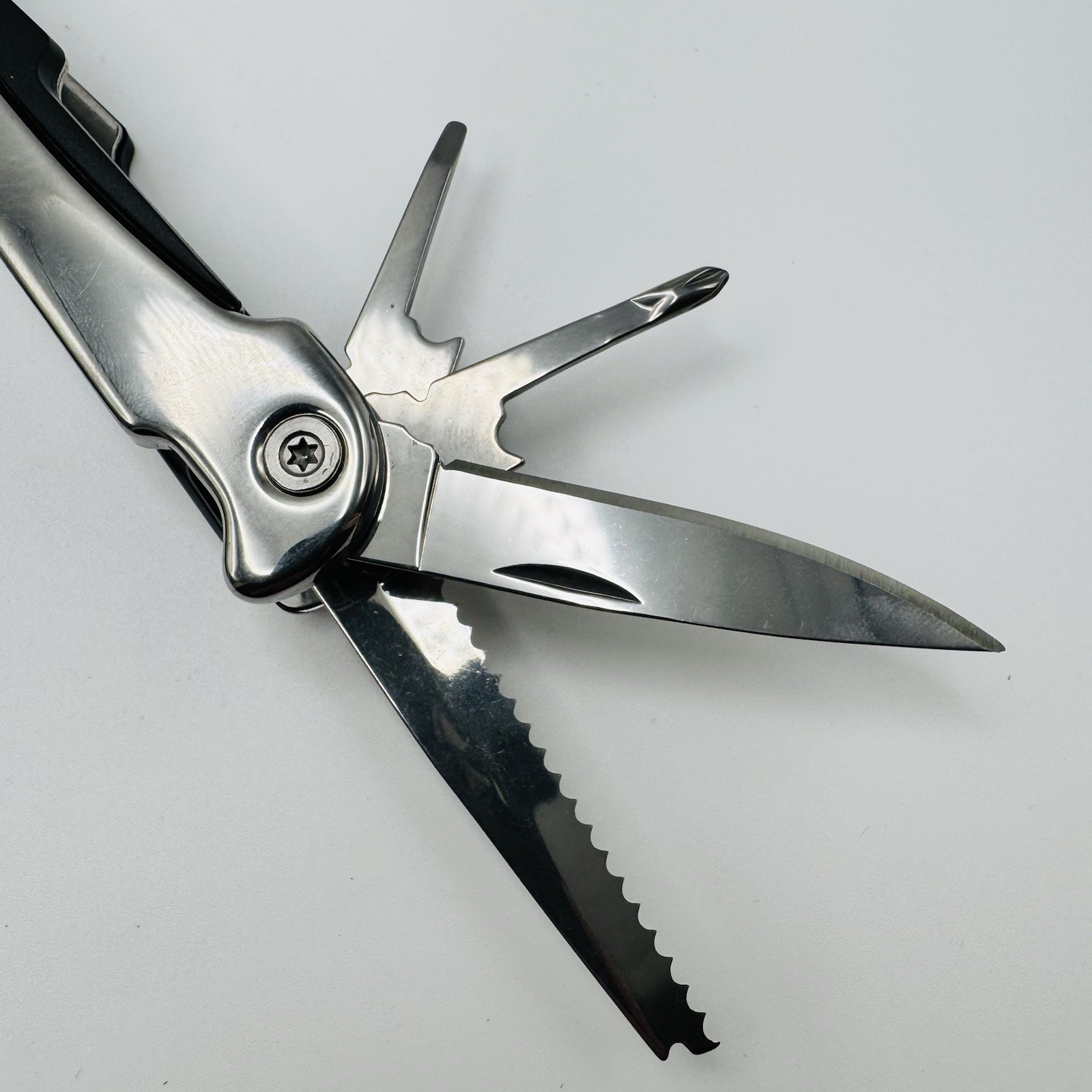 Stealth-Angel-Survival-Sigma-Multitool-LED Flashlight-Tactical-EDC-Camping