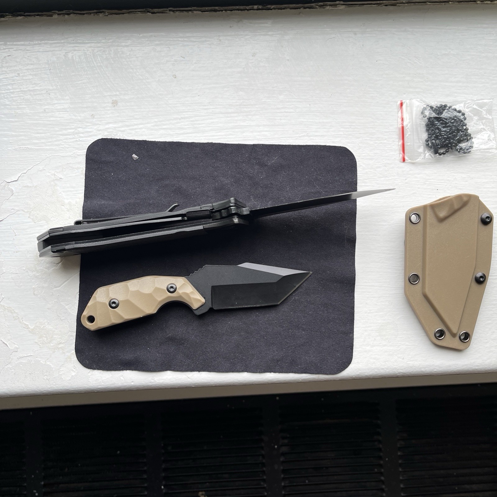 Knife Bundle: Tanto Kneck Fixed Blade & Folding Rescue Knife
