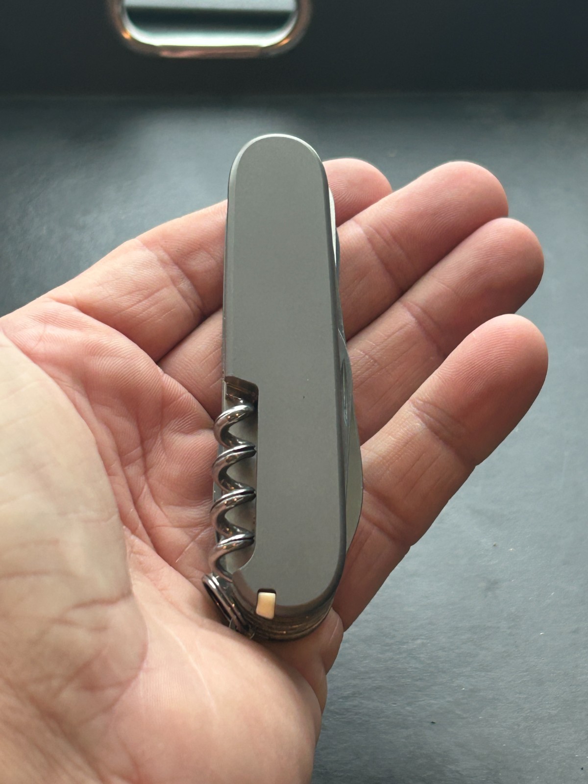 NEW VICTORINOX Huntsman with TITANIUM Scales Swiss Army Knife GREAT!