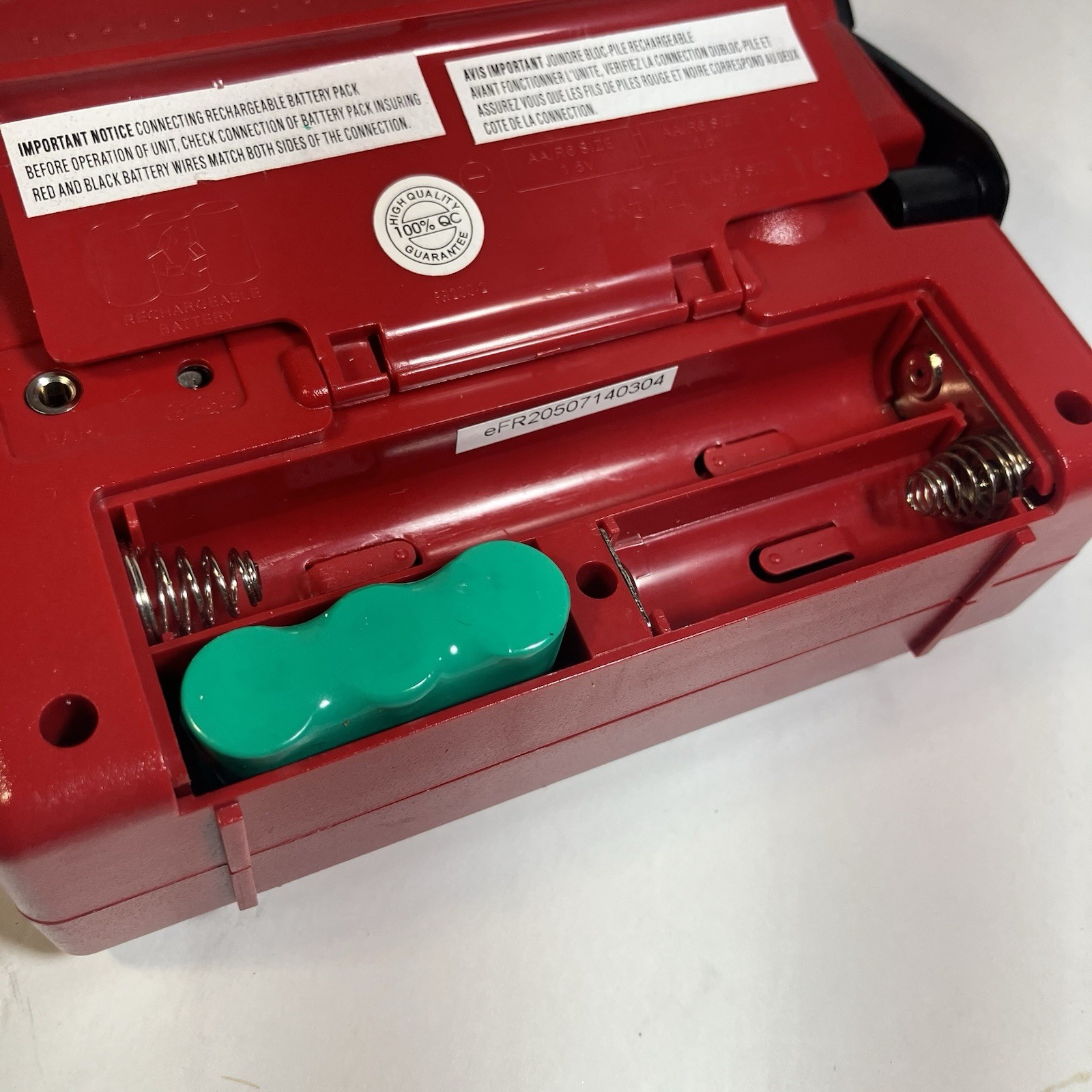 LL Bean FR-200 Emergency RADIO Short Wave AM/FM Hand Crank Eton w/ Case • Red