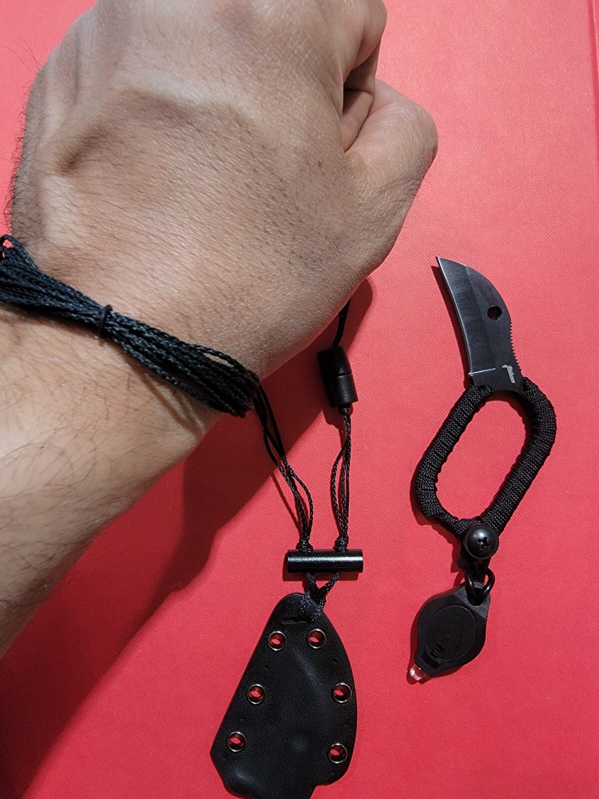 Survival Necklace/Survival Neck Knife+Fire Starter+Mini Flashlight+Saw Cord