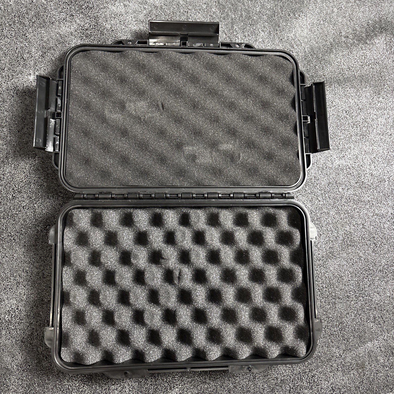✨️Elephant Elite MAX003S Waterproof Hard Shell Protective Case Made In Italy✨️