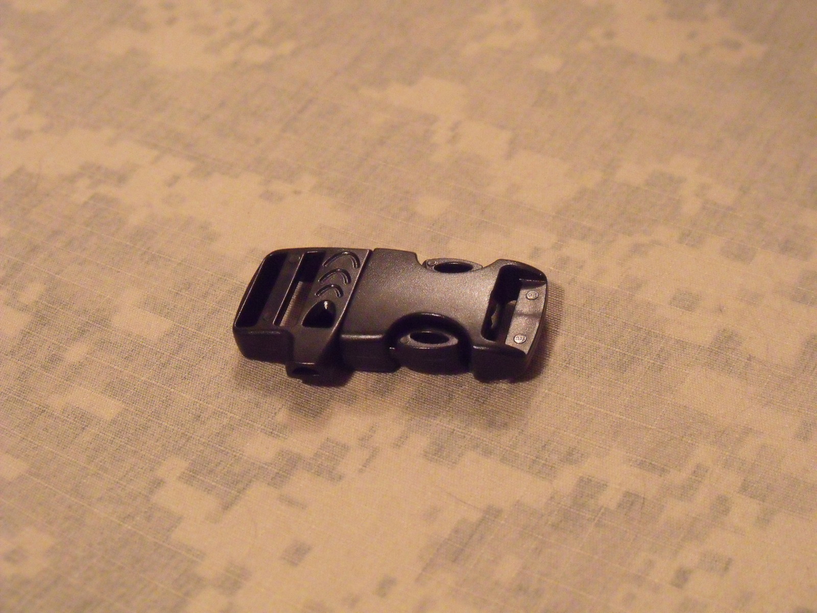 (1) 5/8″ Side Release Buckle w/Whistle, Black, Straight – Bracelets and gear!